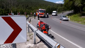 Jazda po ostrej zákrute sa mu stala osudnou. Motorkár (34)  zomrel na frekventovanom úseku do Poľska