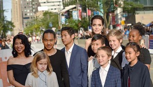 Každý sa dokáže pekne obliecť. Dôležitejšia je ale duša, učí dcéry Angelina