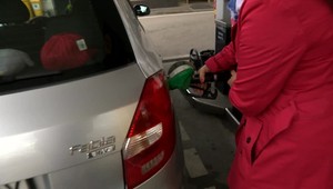 Cenové pohyby ropy: Budeme tankovať drahšie?