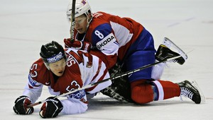 Nóri potrápili aj Kanaďanov, Dáni v nájazdoch pokorili Nemcov