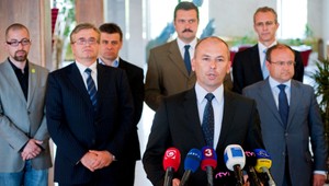 Opozícia bráni penzie, no nedokáže sa stretnúť kompletná