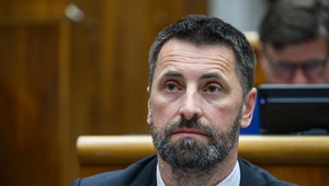 SaS vyzýva prezidenta na vetovanie konsolidačného balíka, inak "bude zodpovedný za ožobračovanie"