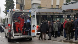 Po streľbe v Macerate je šesť ľudí zranených. Obeťami sú cudzinci