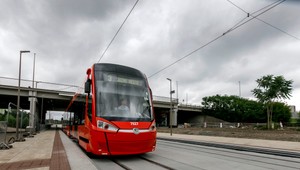 Pozrite si prvú jazdu po novej električkovej trati v Petržalke