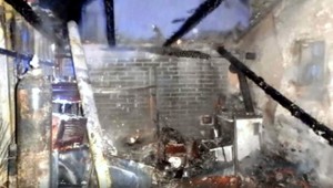 Počas údenia došlo pri rodinnom dome k výbuchu