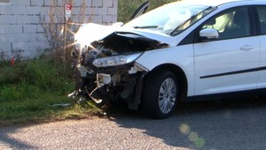 Pri čelnej zrážke sa zranili štyri osoby. Dve z nich boli malé deti