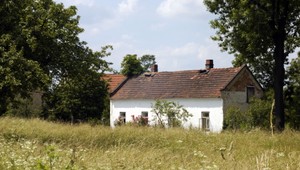 Pozor na podvodníkov s nehnuteľnosťami! Starí ľudia prichádzajú o domy