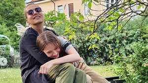 Dara Rolins vzala dcéru ku kaderníčke a TOTO je výsledok!