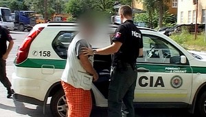 Policajti kontrolovali až príliš veselého hrobára. V krvi mal 4,5 promile