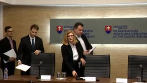 Mimoriadny výbor Národnej rady. Ministerka Matečná bude musieť veľa vysvetľovať