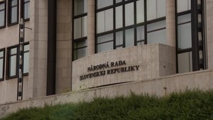 Predvolebný prieskum: Voľby by vyhral Smer. SaS by sa len tesne dostala do NR SR