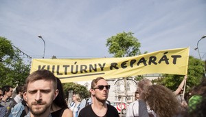 Umelci žiadajú opakovane odchod ministerky kultúry Ľubice Laššákovej