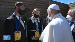 Júlia a Daniel Tannerovi predstavili svoj projekt vzdelávania a finančnej gramotnosti pápežovi