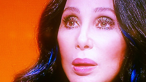 Legendárnej speváčke zatkli syna: Neuveríte, čo stváral v cudzej obývačke!