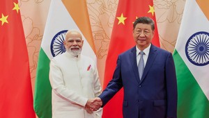 Čína sa zbližuje s Indiou, najmä vďaka Trumpovi. Rusko sa len prizerá