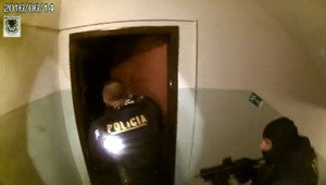 NAKA pri razii na piťovcov zadržala 23 ľudí, objasnila vraždu z roku 1999