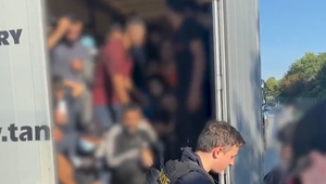 Policajti opäť zadržali auto plné migrantov. Ide o tohtoročný rekord
