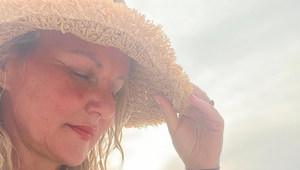 Po päťdesiatke a troch deťoch bez okolkov! Vendula sa hrdo predviedla v plavkách!