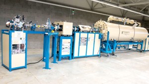 Fakulta matematiky, fyziky a informatiky má vlastný urýchľovač, špičku v Európe