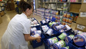 Výrobca dojčenského mlieka ho sťahuje pre kontamináciu salmonelou z 83 krajín