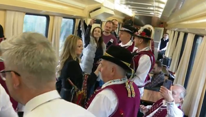 VIDEO: Veselo naprieč Slovenskom. Vypravili Kulturvlak plný hudby a zábavy