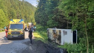 Nehoda autobusu na Donovaloch. Viezlo sa v ňom 29 detí