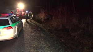 Ženu nevedeli dostať z vraku auta: Vodička utrpela ťažké zranenia