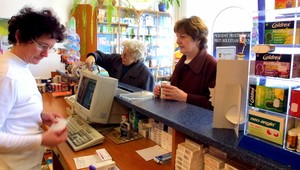 Lekárnikovi (55) vstrekol zlodej do očí neznámu tekutinu!