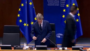 S Čínou rokujme opatrne, hovoria najvyšší predstavitelia EÚ