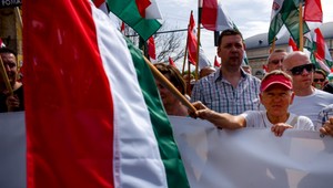 V Maďarsku protestovali proti zmene zákona. Zranili sa dvaja policajti, stíhajú 64 demonštrantov