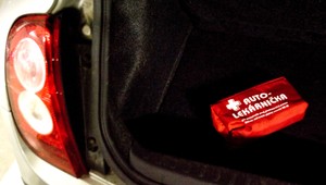 Ako zachrániť život po nehode, základom je lekárnička