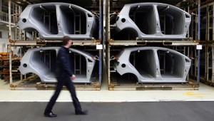 Europoslanci chcú dotovať automobilky