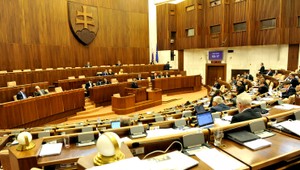 Otvorenie druhého piliera prerokujú poslanci v skrátenom konaní