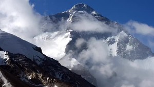 Armáda tvrdí, že našla v snehu Yetiho stopy