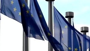 Ideme v ekonomických šľapajach Grécka? NBS dvíha varovný prst