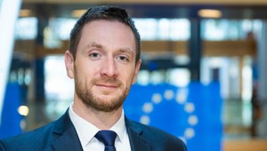 Prieskum JOJ 24: Republika je už tretia, Smer stráca. SNS stále pred bránami parlamentu