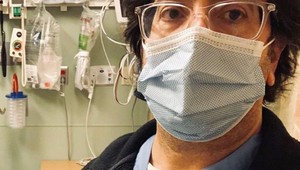 Selfie lekára s manželkou obletela svet: Takto si výročie svadby nepredstavovali