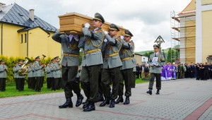 Posledné zbohom vojakovi Danielovi Kavuliakovi (†35)