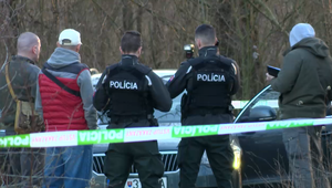 Hrozivý nález pri Bratislave: V aute našli mŕtveho muža