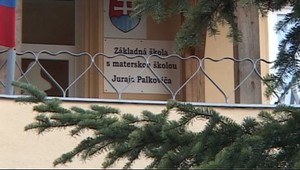 Chlapec (15) šikanoval spolužiakov. Vyhrážal sa, že ich zareže!