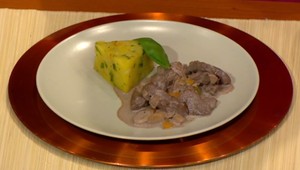 Jelenie ragu na víne, šťuchané zemiaky