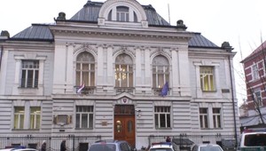 Podnikateľka darovala policajtovi poukaz na let stíhačkou, podľa súdu to bol úplatok