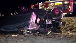 Tragická nehoda na východe: Kamionista nezvládol zákrutu a prevrátil sa do priekopy