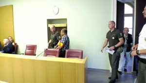 Dvaja policajti, ktorí nezabránili vražde, si vypočuli trest