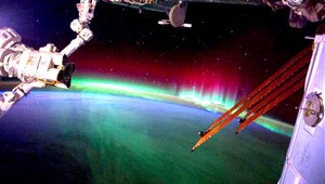 Polárna žiara očami astronautov, na svete je časozberné video