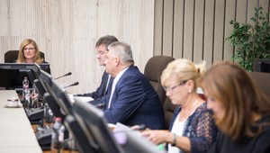 Vláda chystá nový úrad. Oznamovatelia korupcie budú pod ochranou