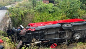 Poľský vodič zahynul pri nehode. S dodávkou prerazil zvodidlá