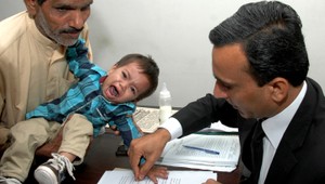 Chlapček hádzal kamene, obvinili ho z pokusu o vraždu!