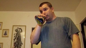 Slovák musel na Ukrajine fúkať do novín! Policajti tvrdili, že je opitý