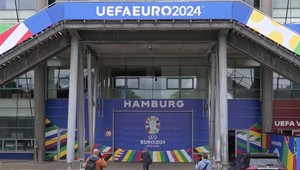 Hrôza na ME: Polícia zasahovala proti mužovi s čakanom a zápalnou bombou